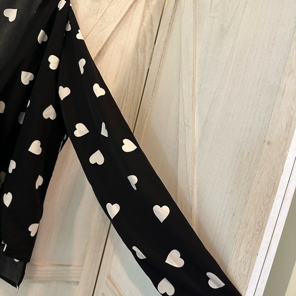 Size Med heart blouse - Picture 5 of 6